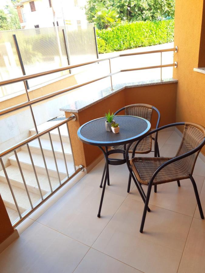 פורץ Villa Sara מראה חיצוני תמונה